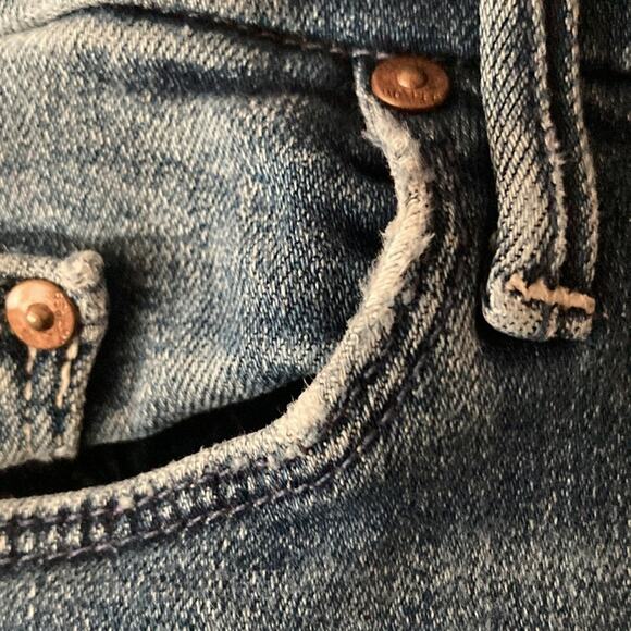 MOTHER The Looker in Groovin Distressed Jeans Size 26x 30 - Picture 7 of 14